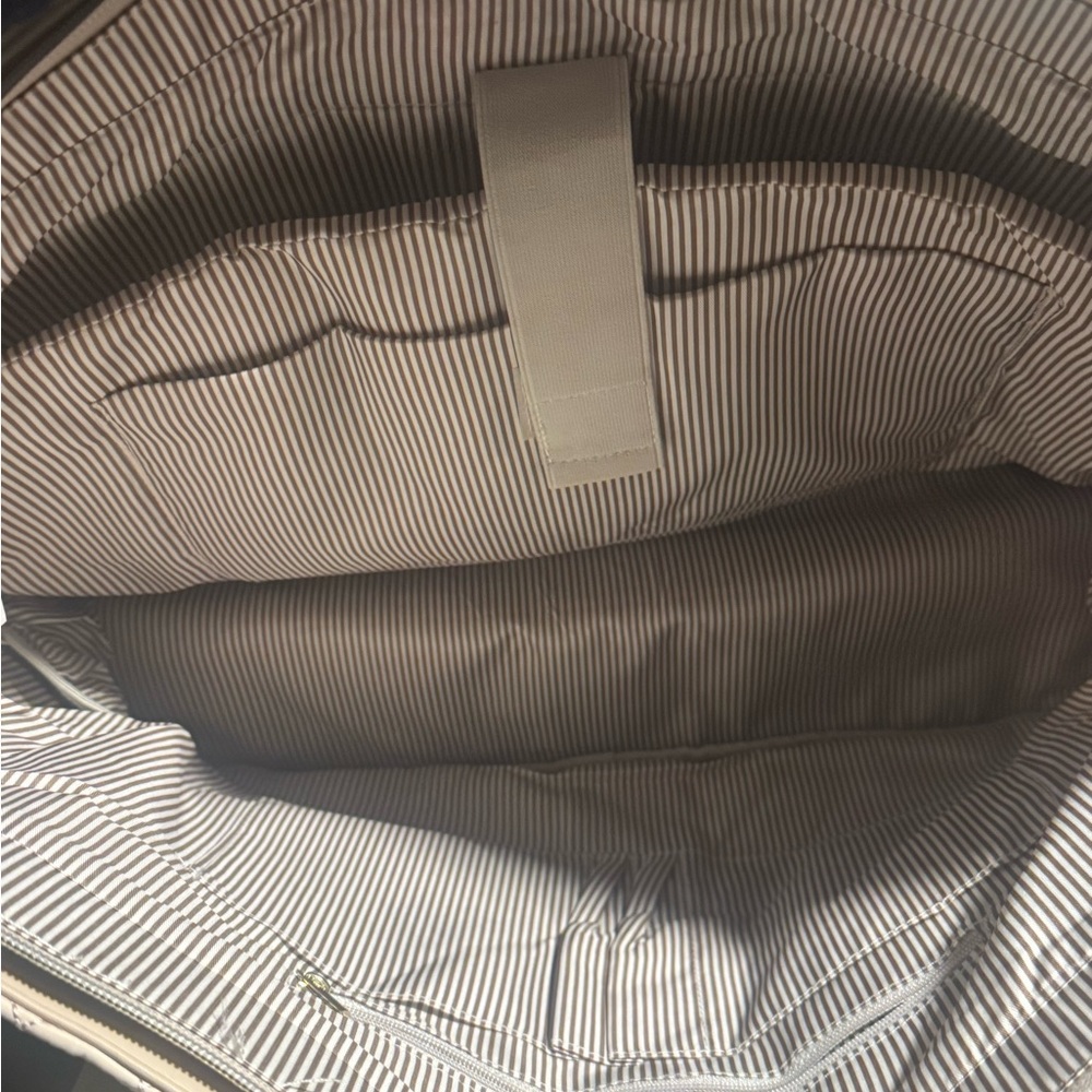 Lovevook large Travel/work diamond quilted tote Bag in Cream - Picture 10 of 16